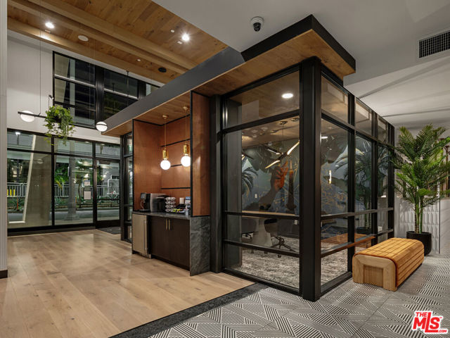 250 E Broadway, Long Beach CA: https://media.crmls.org/mediaz/f03c02c9-a334-4e49-9cda-68a912eb7895.jpg