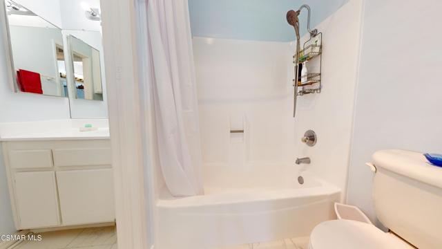 232 Gazania Court, Thousand Oaks CA: https://media.crmls.org/mediaz/f03cb3c7-03cd-4a19-a821-36d989a7829f.jpg