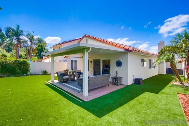 10970 Shy Bird Ln, San Diego CA: https://media.crmls.org/mediaz/f03d24d3-d7e0-40c1-9824-43feb90766e4.jpg