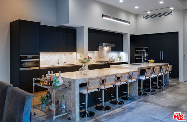 8356 W 4th Street, Los Angeles CA: https://media.crmls.org/mediaz/f03de15d-be96-4c67-bb9f-f73ad3d09fdb.jpg