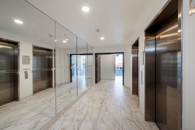 475 Redwood, San Diego CA: https://media.crmls.org/mediaz/f03f2289-0b43-4b5d-ae10-4eb0d4aa3003.jpg