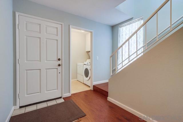 4527 Contour Blvd., San Diego CA: https://media.crmls.org/mediaz/f041a1e3-34a4-44b9-888c-3b51749bbc00.jpg