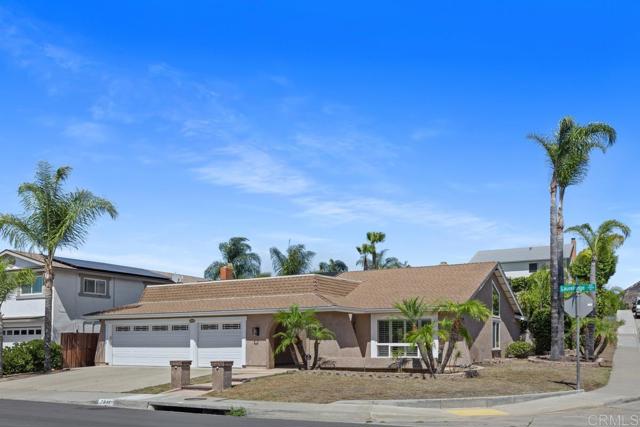 7911 Laurelridge Road, San Diego CA: https://media.crmls.org/mediaz/f0426714-221e-4605-bf2f-014b42a667ad.jpg
