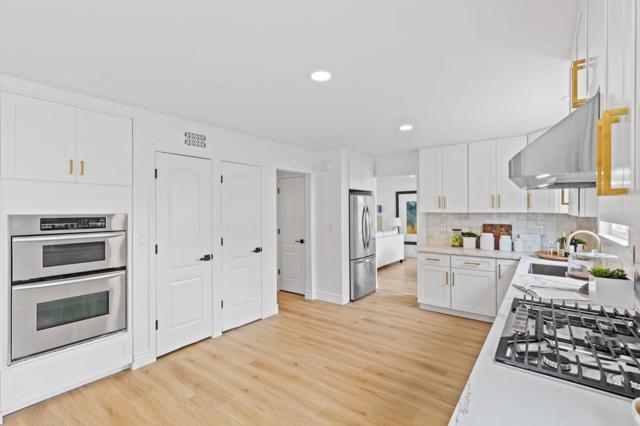 Image 12 of 30 For 2555 Donegal Avenue
