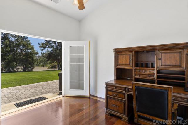 3232 N Twin Oaks Valley Rd, San Marcos CA: https://media.crmls.org/mediaz/f0445024-734a-4a32-9e46-41fe34e8d460.jpg