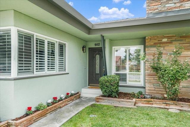 952 Fairfield Avenue, Santa Clara CA: https://media.crmls.org/mediaz/f04583dc-b3dc-440a-a5bb-17d41c79e338.jpg
