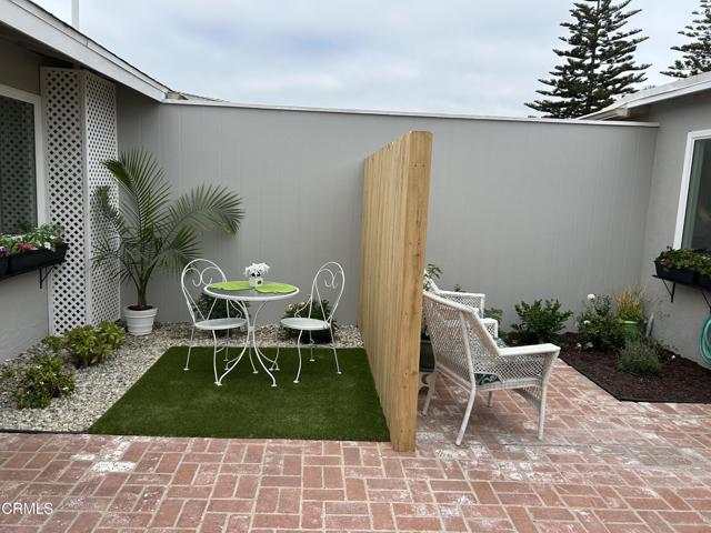 163 E Bowling Green, Port Hueneme CA: https://media.crmls.org/mediaz/f0458cef-9868-4300-bdd0-861fbe2c30e2.jpg
