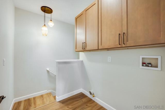 12665 Creekview Dr, San Diego CA: https://media.crmls.org/mediaz/f045b238-5699-428a-897b-d2b589ac588a.jpg