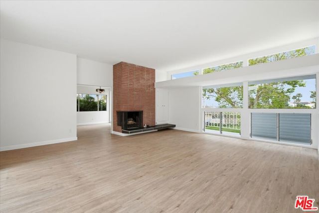 8228 Rees Street photo 3
