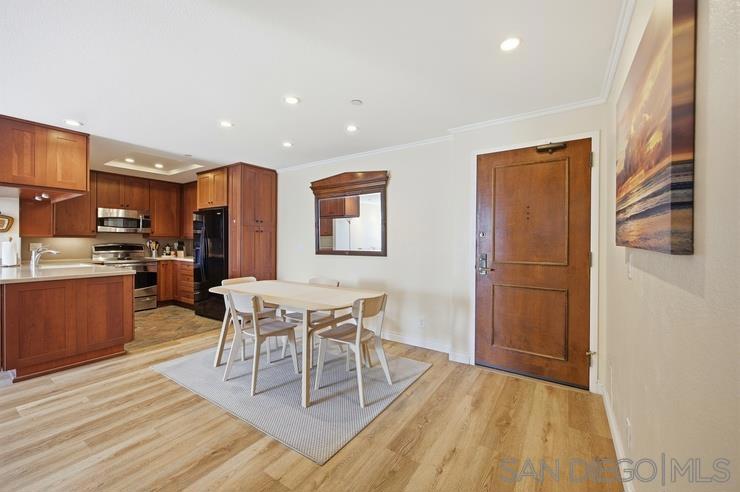 750 State St - photo 6