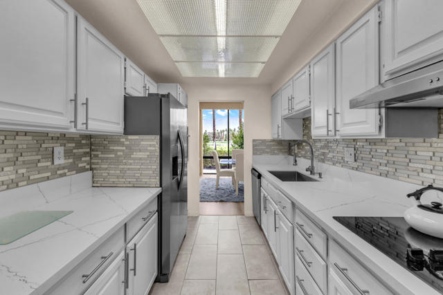 910 Island Drive #112, Rancho Mirage, CA 92270