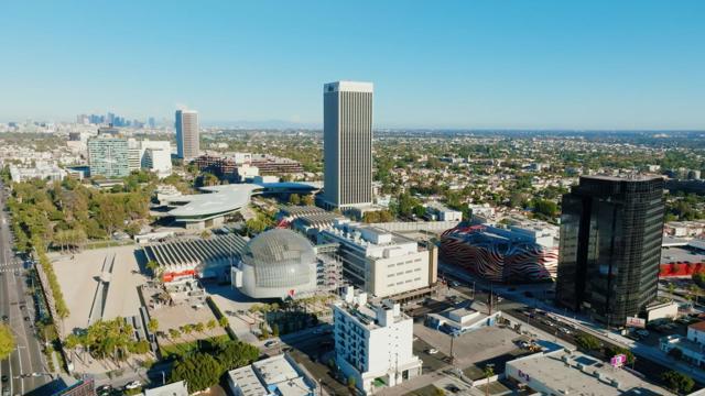 1250 Hauser Boulevard, Los Angeles CA: https://media.crmls.org/mediaz/f047ff27-3b7b-4302-b60c-51e6017c375f.jpg