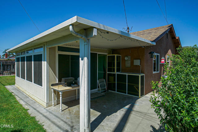 752 Fillmore Street, Santa Paula CA: https://media.crmls.org/mediaz/f0481028-d7e1-4b4a-96fe-4495dda80b16.jpg