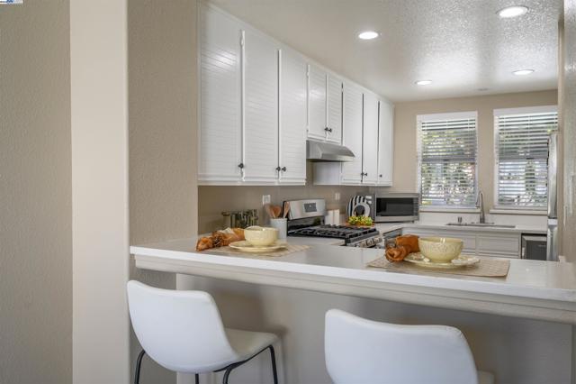 Image 17 of 29 For 440 Navaro Pl  115