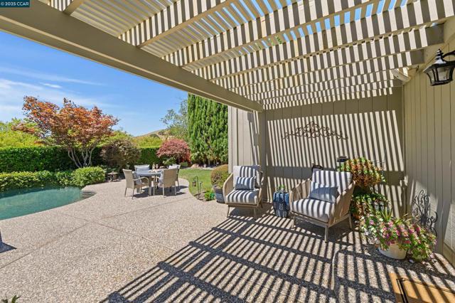 4343 Quail Run Ln, Danville CA: https://media.crmls.org/mediaz/f0488ecc-cb20-40af-b241-1b6879561180.jpg