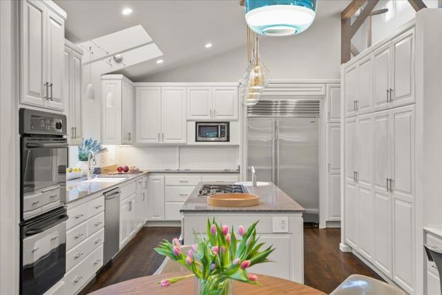 28140 Story Hill Lane, Los Altos Hills CA: https://media.crmls.org/mediaz/f0488fd6-4e41-4062-9c8c-75e2c55d75a6.jpg