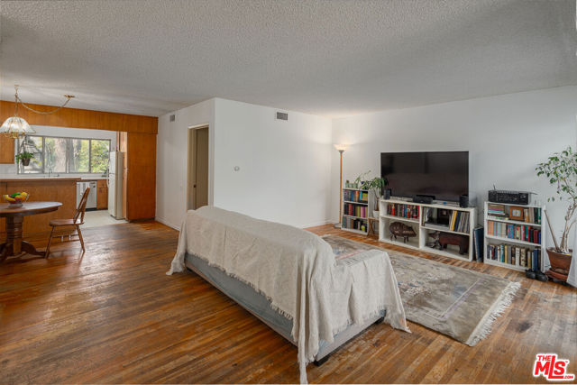 2 Bed Home for Sale in Los Angeles, California