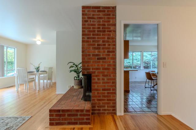 1031 Yosemite Drive, Pacifica CA: https://media.crmls.org/mediaz/f04a09a2-a58a-43c2-906e-353024a2b62e.jpg