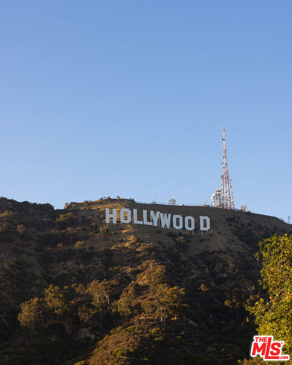 6300 Mulholland Highway, Los Angeles CA: https://media.crmls.org/mediaz/f04a955f-df92-4844-a718-bd2657dec443.jpg