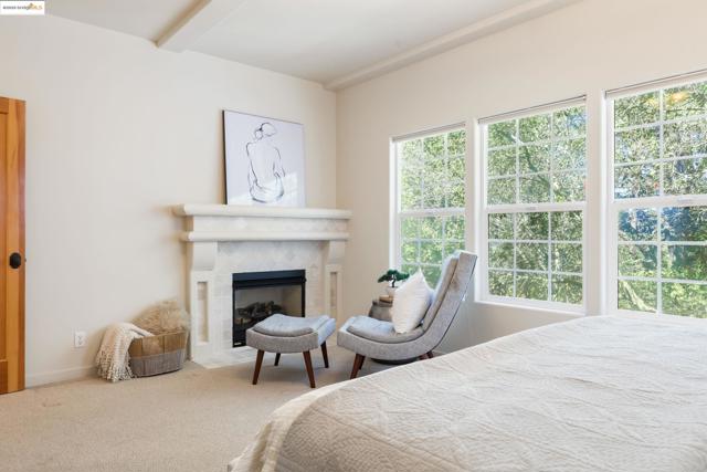 50 Pine Hills Ct, Oakland CA: https://media.crmls.org/mediaz/f04acae8-4287-4bce-a529-a084648678b5.jpg