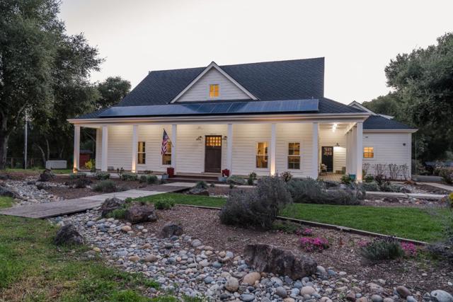 10555 Watsonville Road, Gilroy CA: https://media.crmls.org/mediaz/f04b3c76-9799-43d2-a5f8-eca5cbf25d2e.jpg