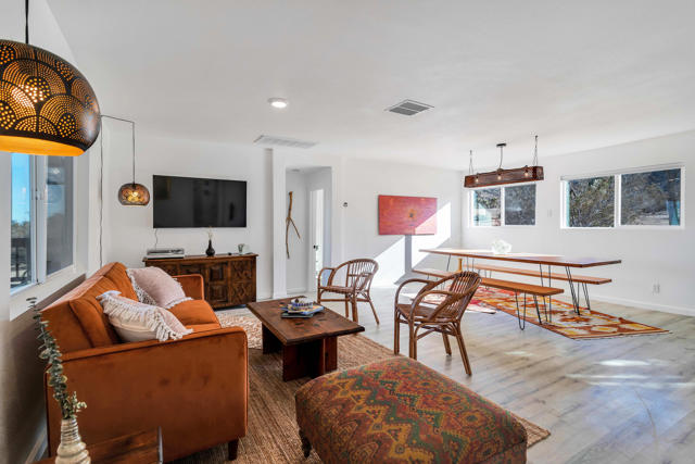 Image 31 of 83 For 59800 Onaga Trail