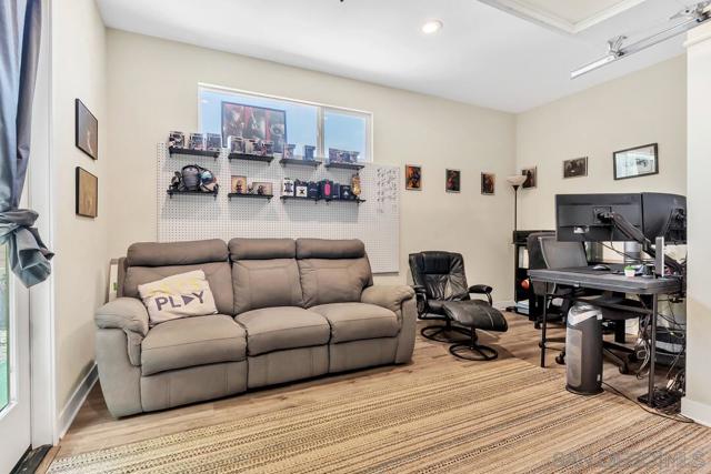 722 Anchor Ct, Chula Vista CA: https://media.crmls.org/mediaz/f04d3fd4-527b-4e6b-bfef-eebce8a41992.jpg