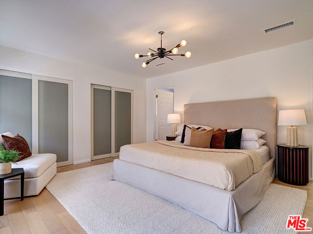 422 W Avenue 37, Los Angeles CA: https://media.crmls.org/mediaz/f05300a1-0d1c-4808-a3d7-6658a235033b.jpg