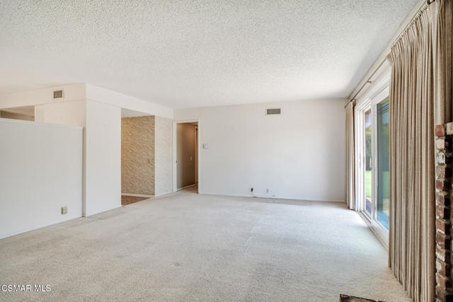 624 Montgomery Avenue, Ventura CA: https://media.crmls.org/mediaz/f0533a8e-3c7b-4a7e-8f0c-9d64446d7ad8.jpg