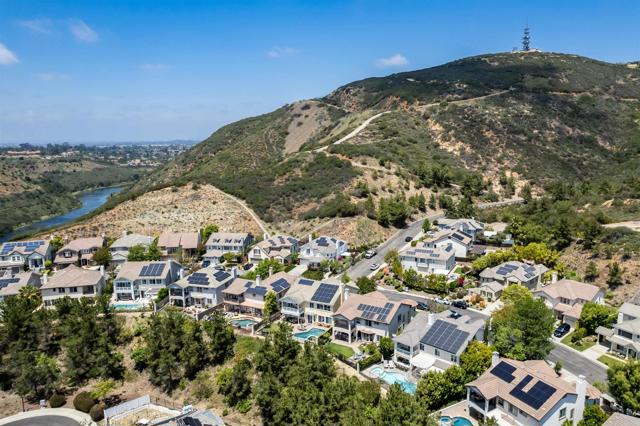 1569 Glencrest Drive, San Marcos CA: https://media.crmls.org/mediaz/f053baa0-dfb0-4cc4-b272-e0c86422dce7.jpg