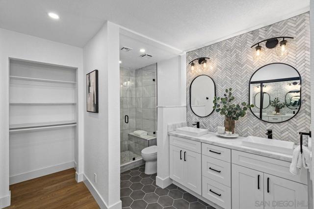 4732 Iroquois Ave, San Diego CA: https://media.crmls.org/mediaz/f053c2e9-97db-43f8-8a28-d54c942e7ee0.jpg
