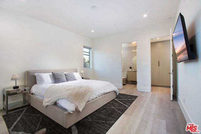 6064 Saturn Street, Los Angeles CA: https://media.crmls.org/mediaz/f05422ac-c842-40b5-8d55-2a3fa15c0b04.jpg