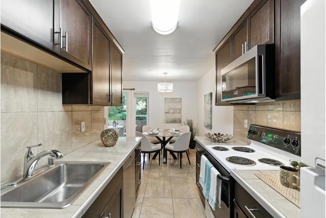 2454 W Bayshore Road, Palo Alto CA: https://media.crmls.org/mediaz/f05454dd-955c-447e-8ec3-3da57c9d7e03.jpg
