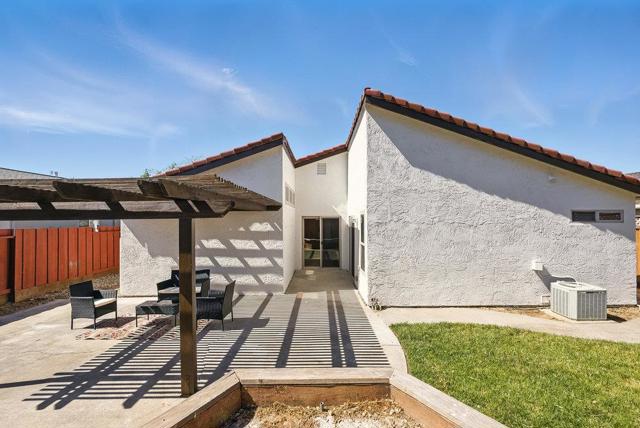 1180 Peterson Drive, Gilroy CA: https://media.crmls.org/mediaz/f054e880-cdca-4a33-8abc-09bae6136047.jpg