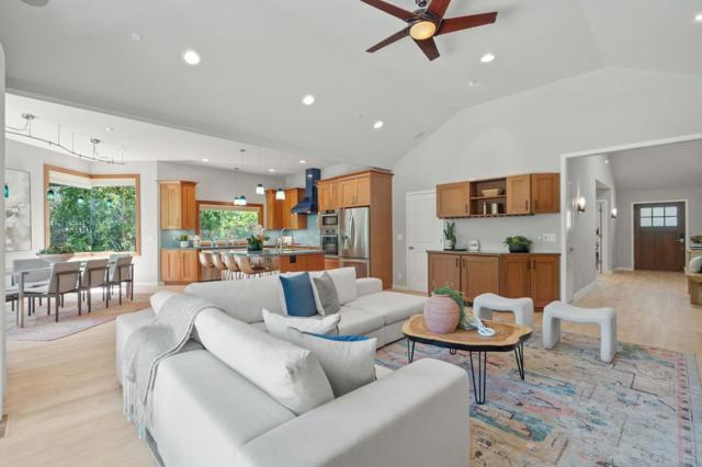 989 Lane Avenue, Mountain View CA: https://media.crmls.org/mediaz/f055457c-2b7f-42f1-aa87-bf2233c1e8ba.jpg