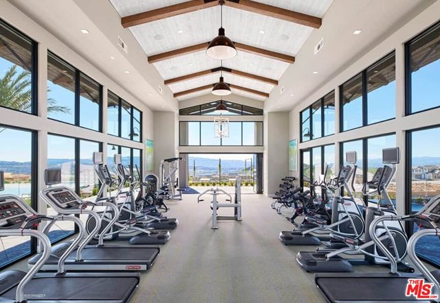 18113 Tableau Way, Santa Clarita CA: https://media.crmls.org/mediaz/f055889c-2437-4cc7-a542-57b2cc20192c.jpg