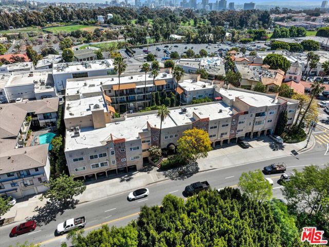 11670 W Sunset Boulevard, Los Angeles CA: https://media.crmls.org/mediaz/f055a3ba-3f5d-4d10-8a8b-f6b4553d313f.jpg