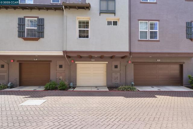 1503 Trailsside Circle, Concord CA: https://media.crmls.org/mediaz/f0561f69-ab5a-48a4-8a49-514a1050028c.jpg