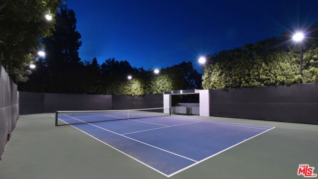 16032 VALLEY VISTA Boulevard, Encino CA: https://media.crmls.org/mediaz/f0562eeb-10e6-4725-af8e-fd45063158f4.jpg