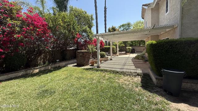 12670 Crescentmeadow Court, Moorpark CA: https://media.crmls.org/mediaz/f0564d91-96a0-4e5c-b370-ab7831b96270.jpg