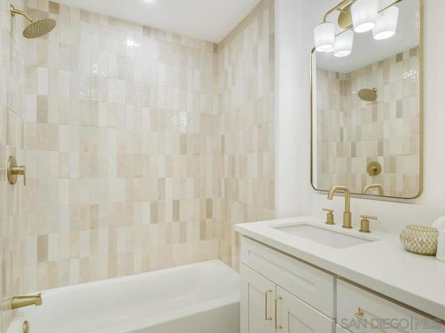 4951 DELOS WAY, Oceanside CA: https://media.crmls.org/mediaz/f0567687-fbfb-49f4-a5cd-45cb847ee74f.jpg