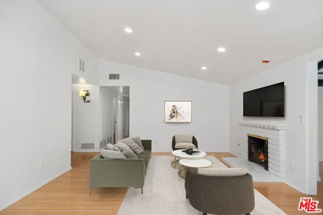 20553 Califa Street, Woodland Hills CA: https://media.crmls.org/mediaz/f056f37b-15de-406c-b7d6-8c67e85f18dc.jpg
