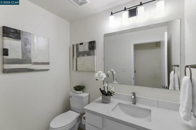 731 Lakemont Pl, San Ramon CA: https://media.crmls.org/mediaz/f05773dd-069f-4e06-b282-050c486b21f9.jpg