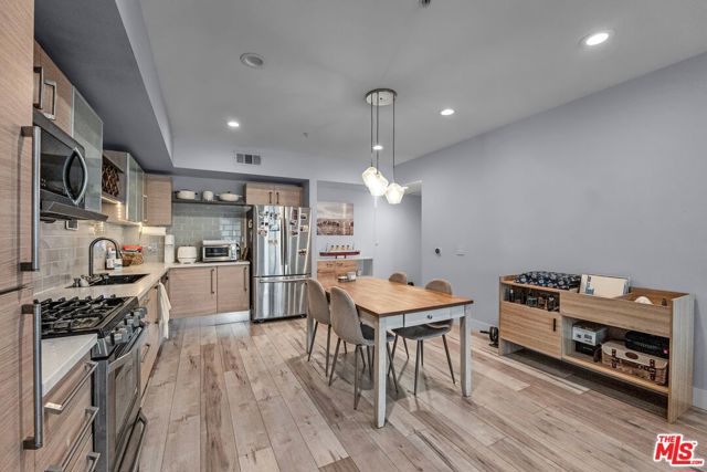 1234 Wilshire Boulevard, Los Angeles CA: https://media.crmls.org/mediaz/f059410a-52a4-41e1-b881-7d46f55a0d1c.jpg