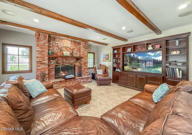 2317 Sierra Creek Road, Agoura Hills CA: https://media.crmls.org/mediaz/f05a263e-94a1-43d9-ab69-2bbab4135e57.jpg