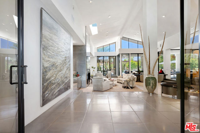 6 Rocky Lane, Rancho Mirage CA: https://media.crmls.org/mediaz/f05a529a-42f4-45b3-979c-cc251841aa25.jpg