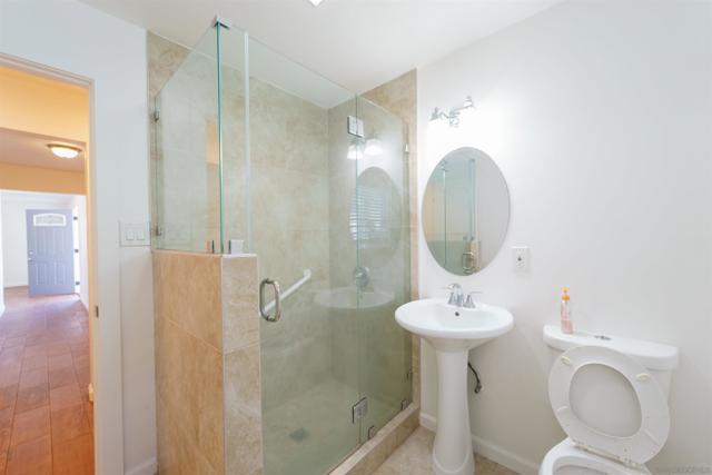 562 564 11Th St, Imperial Beach CA: https://media.crmls.org/mediaz/f05a8ecb-8ffc-4c0a-a923-a4bbdca7b186.jpg