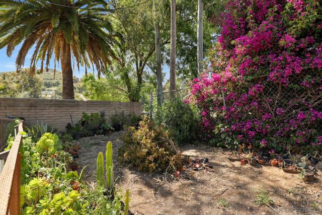 11353 Rocoso Rd, Lakeside CA: https://media.crmls.org/mediaz/f05a94e8-b921-425b-940d-446f234d073d.jpg