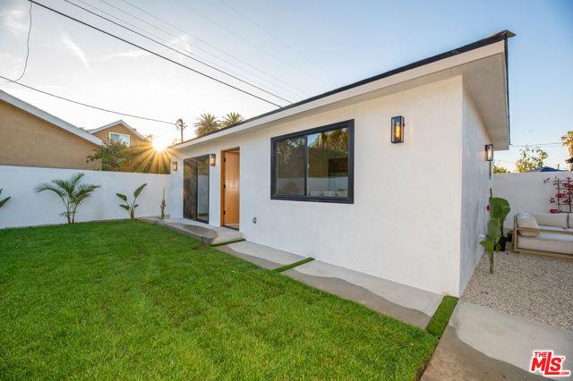 5325 S Victoria Avenue, Los Angeles CA: https://media.crmls.org/mediaz/f05aca8b-e1f1-4140-9f18-9c4c43f32f16.jpg