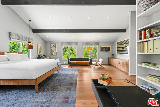 7712 Chandelle Place, Los Angeles CA: https://media.crmls.org/mediaz/f05bd2c5-c949-4393-9a8e-bdb301a77825.jpg